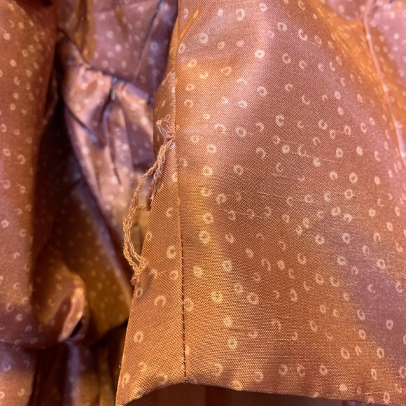 Keepsake Medium Set in Stone top w/Ruffles - Picture 8 of 8